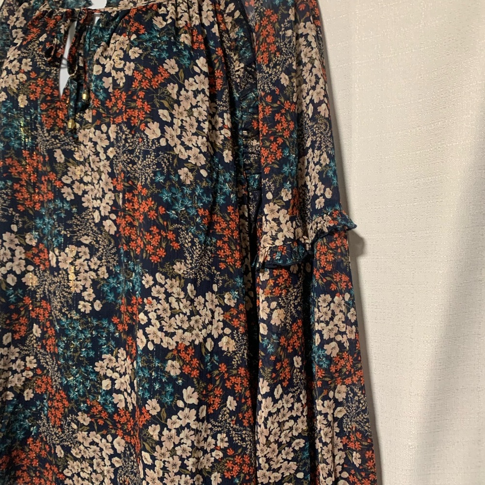 Wonderly Navy Floral Blouse with Orange and Cream Accents Ruffle Sleeves! - Picture 12 of 14